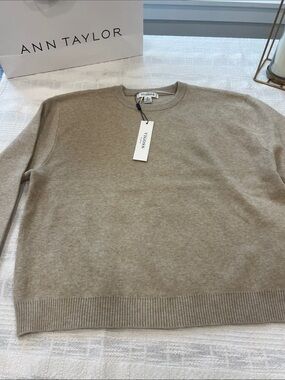 Vigoss Men’s Crewneck Sweater in Taupe